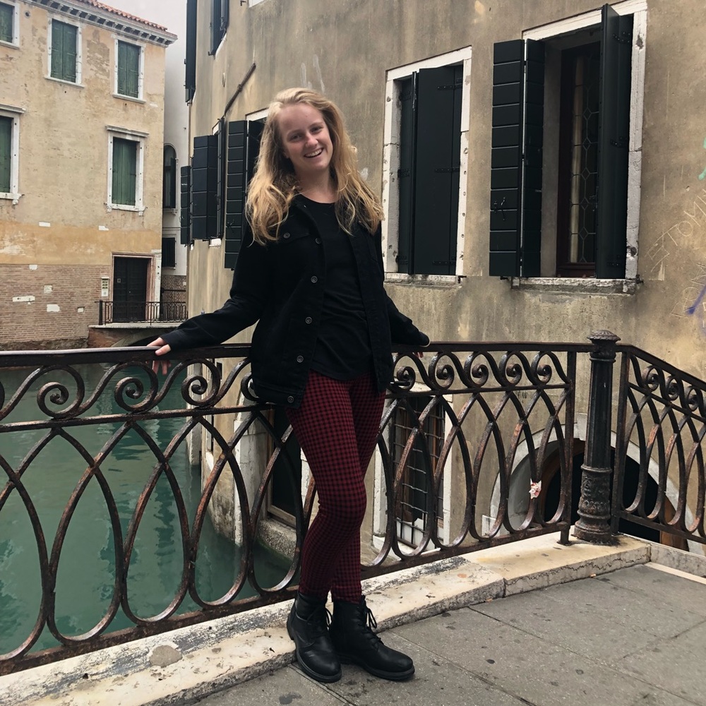 Meet your Posher, Charlotte